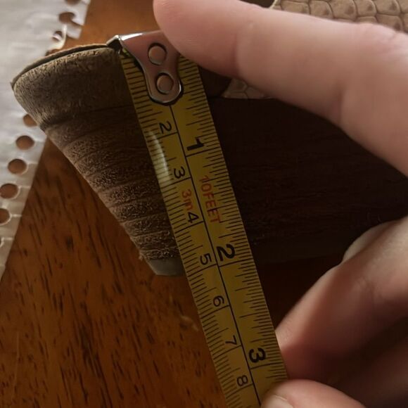 WOMEN’S SOFFT HEELED LEATHER VELORA SNAKESKIN-LOOK STRAPPY SANDALS SIZE 9.5 - Picture 9 of 9